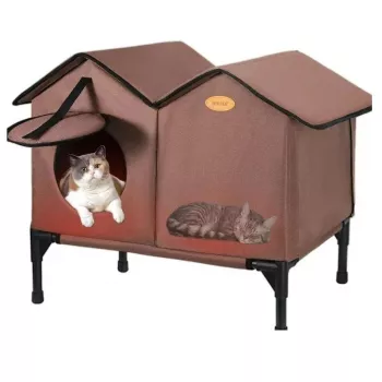 Winter-Ready Heated Outdoor Cat House for Multiple Cats